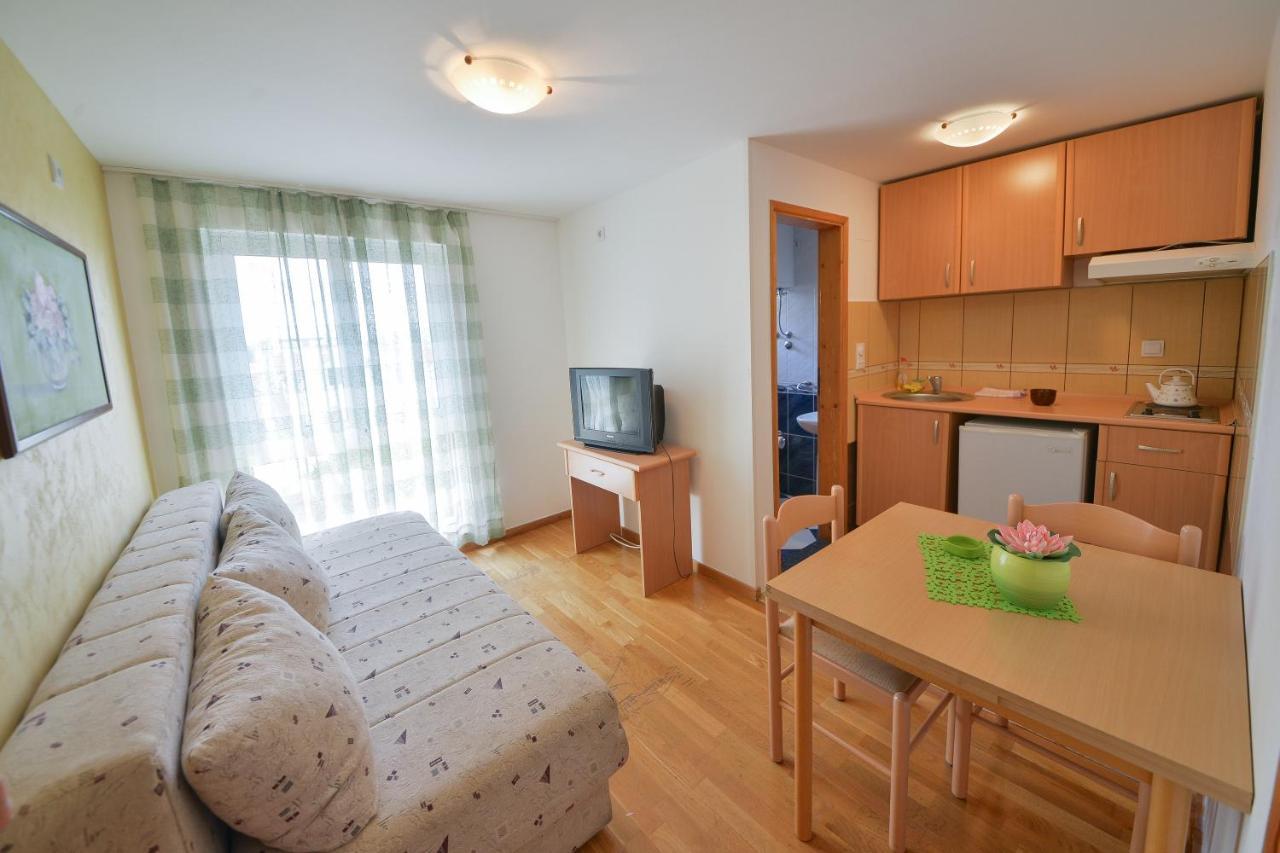 Disney Apartments Budva Eksteriør bilde