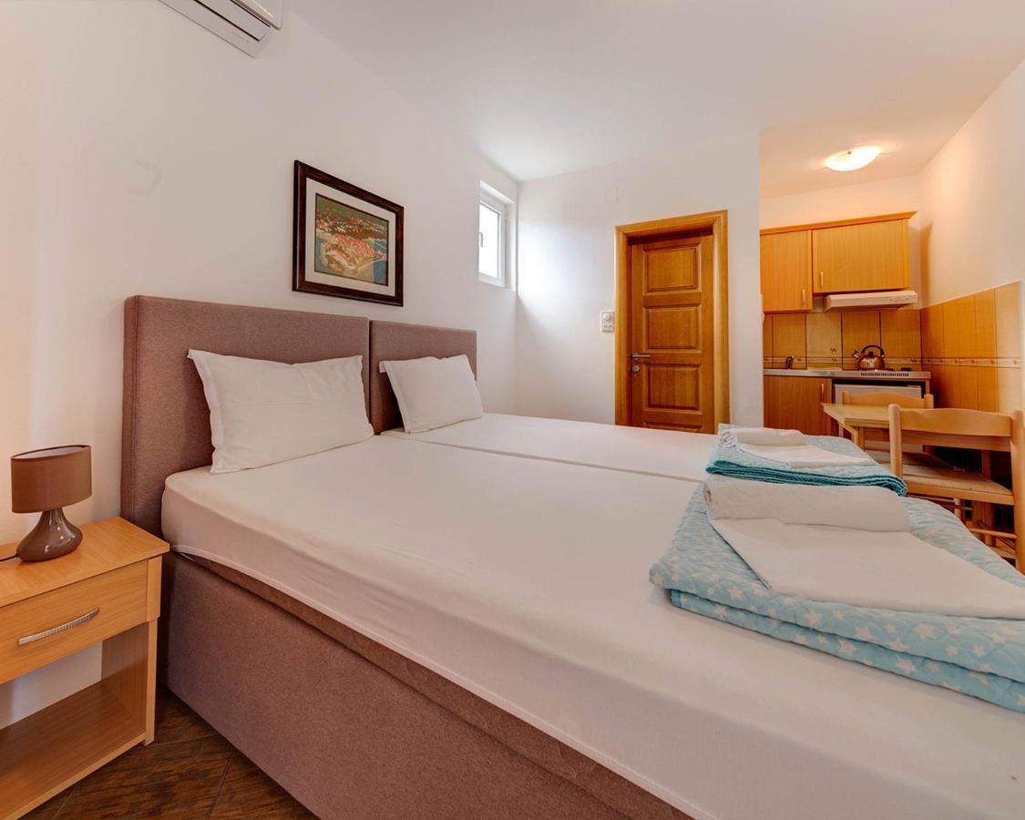 Disney Apartments Budva Eksteriør bilde