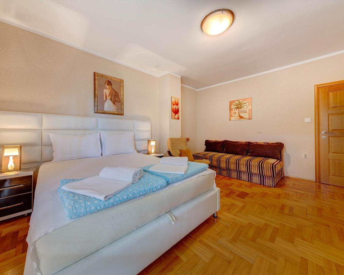 Disney Apartments Budva Eksteriør bilde
