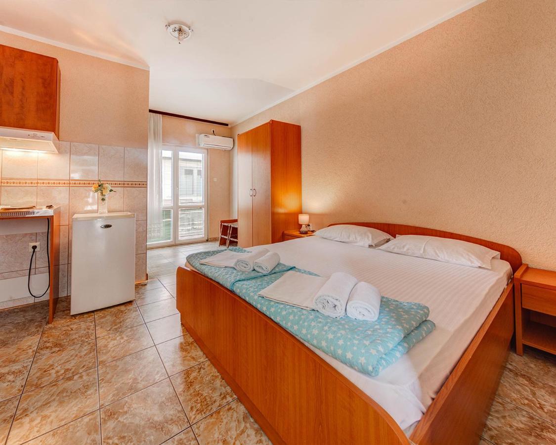Disney Apartments Budva Eksteriør bilde